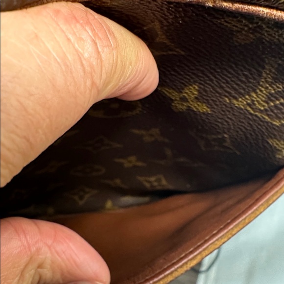 LOUIS VUITTON Danube crossbody bag with dustbag and COA - Picture 16 of 17